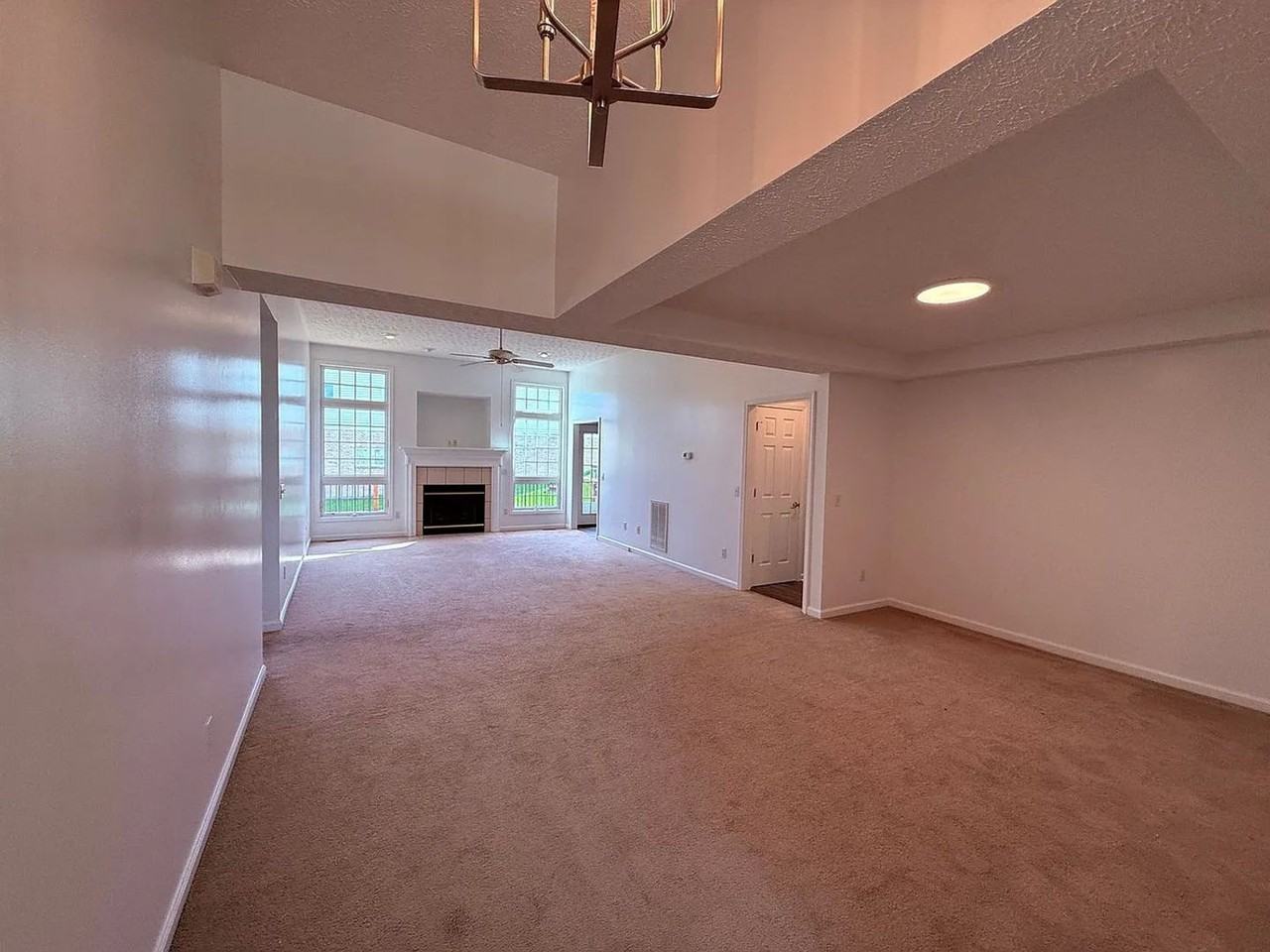 2513 Cherry Ln - Photo 2 of 15