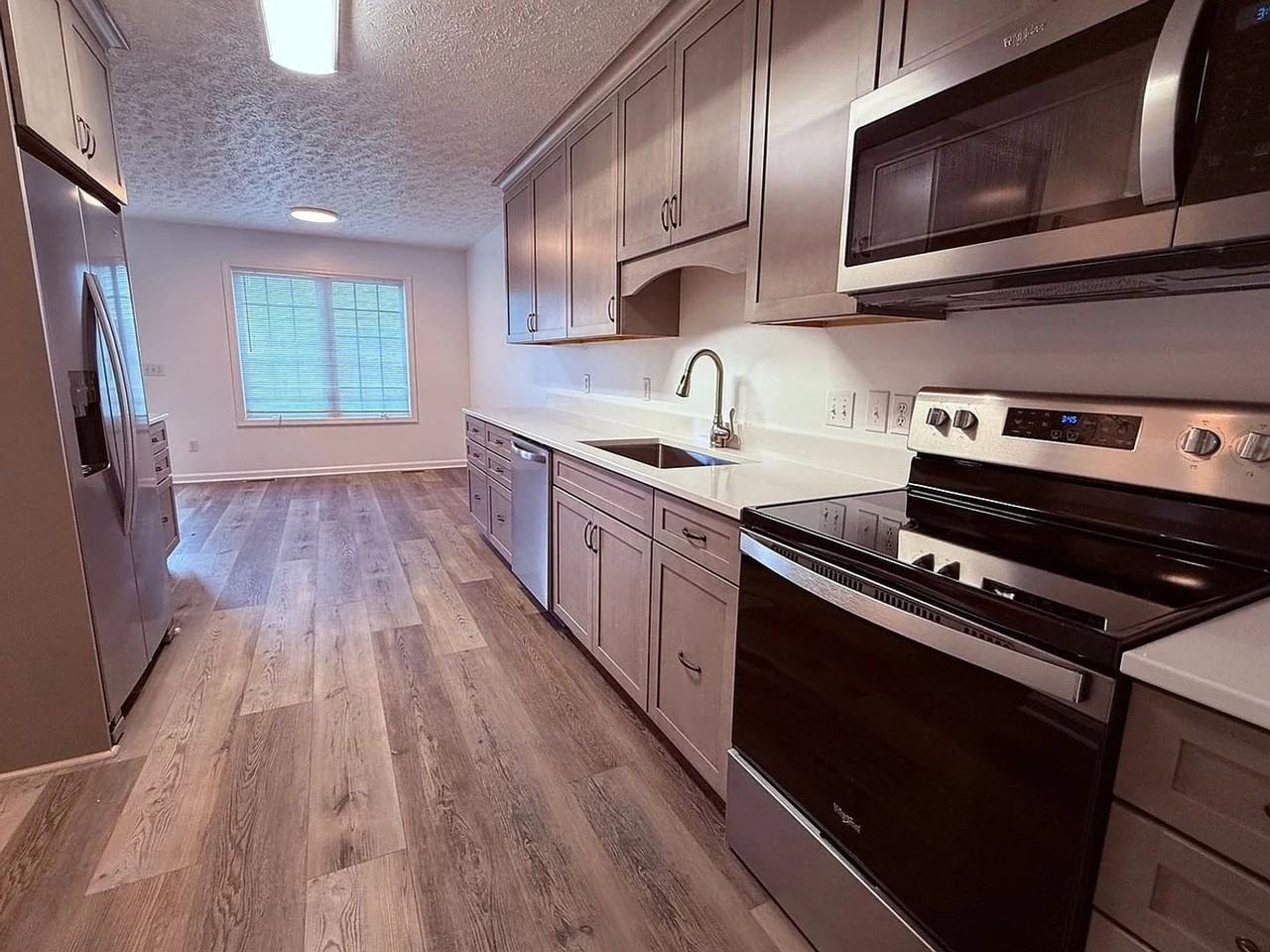 2513 Cherry Ln - Photo 5 of 15