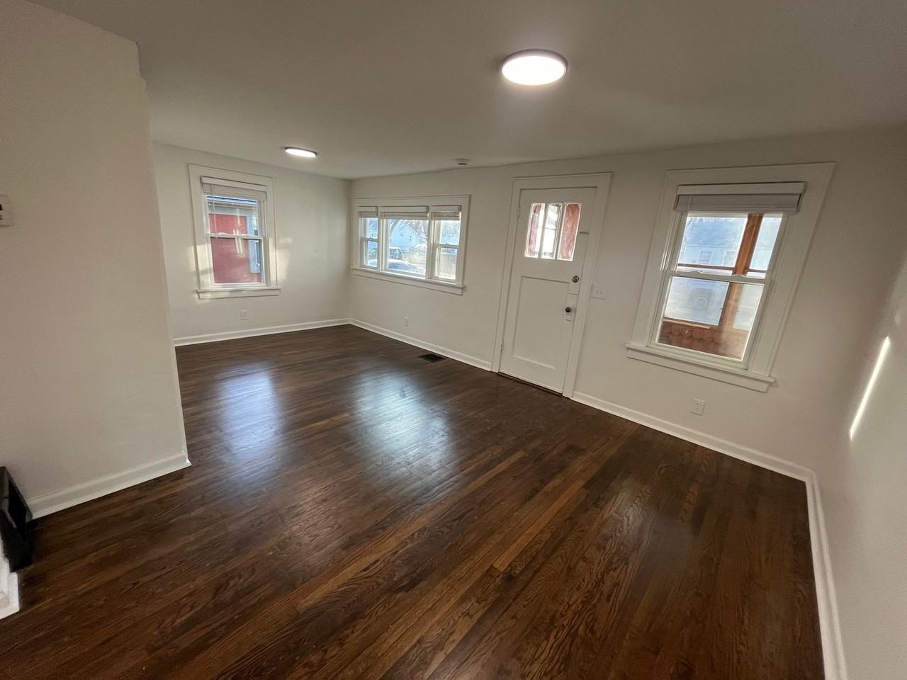 3343 N 40th Ave - Photo 5 of 16