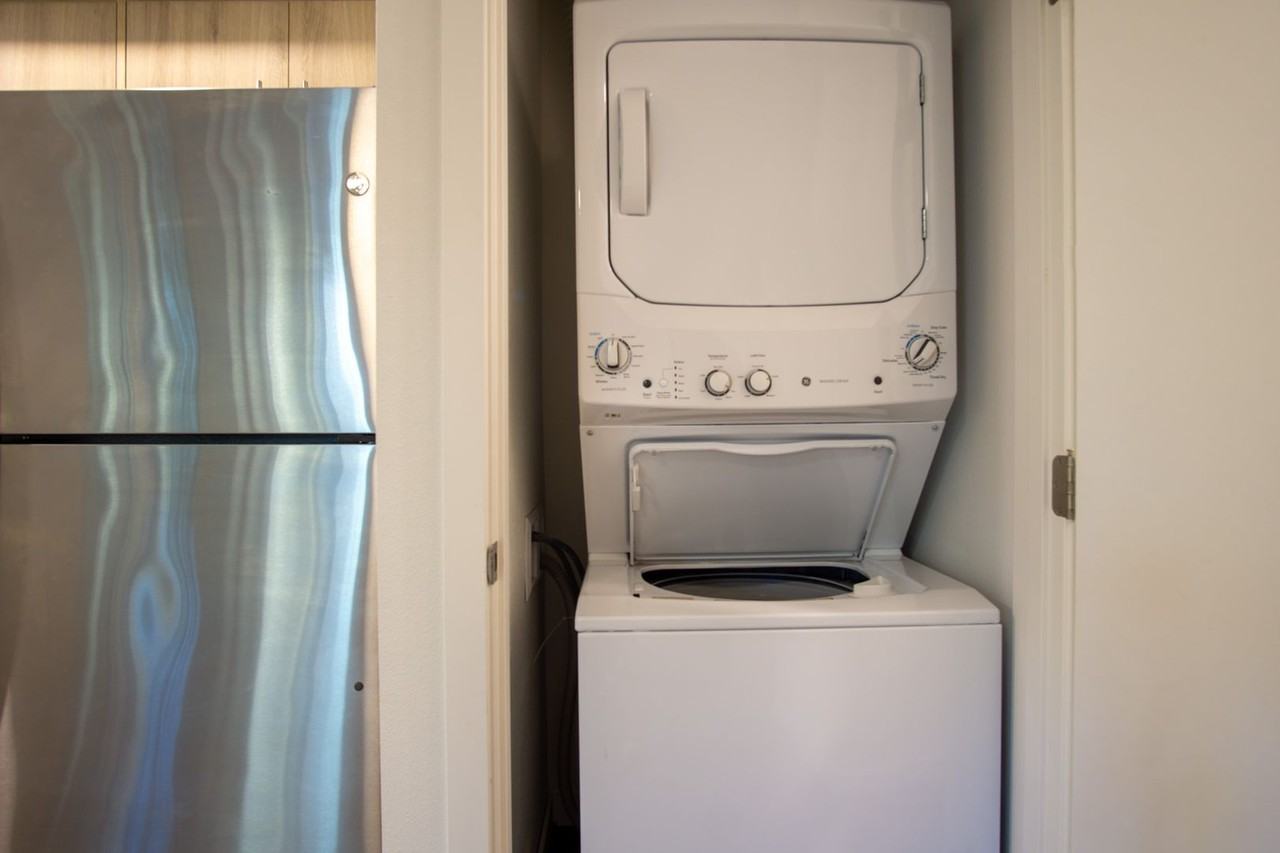 037 - 1834 Apartments - Photo 6 of 23