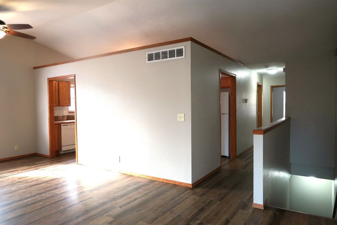 125 N Florence St - Photo 2 of 15