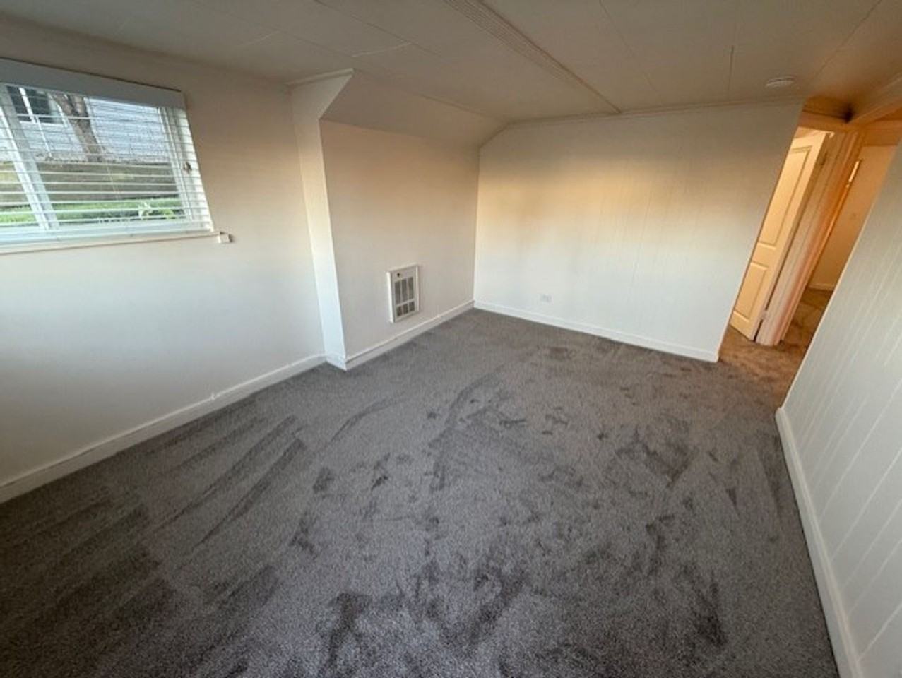 3218 Rucker Ave - Photo 4 of 14