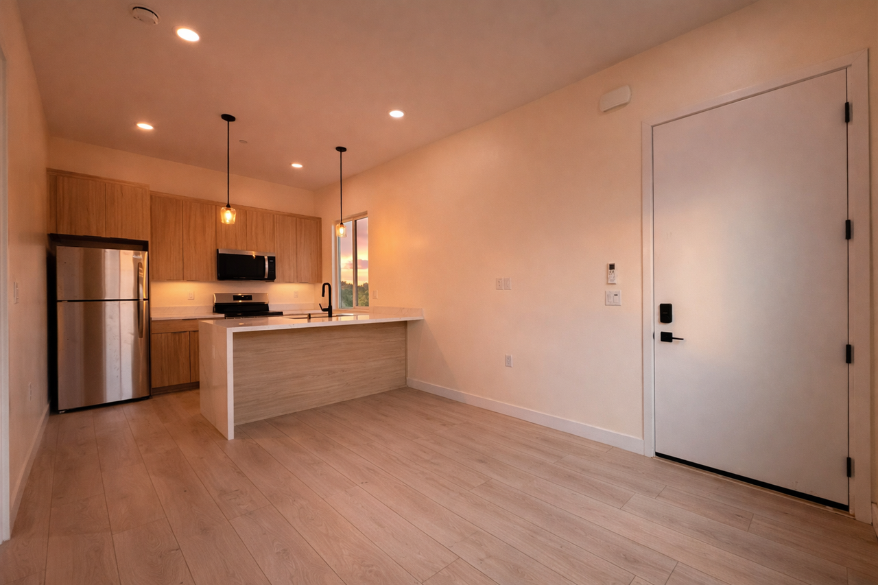 4606 Shoshoni Ave #6 - Photo 3 of 15