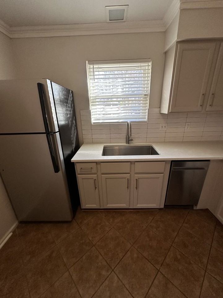 6553 New Market Way - Photo 3 of 16