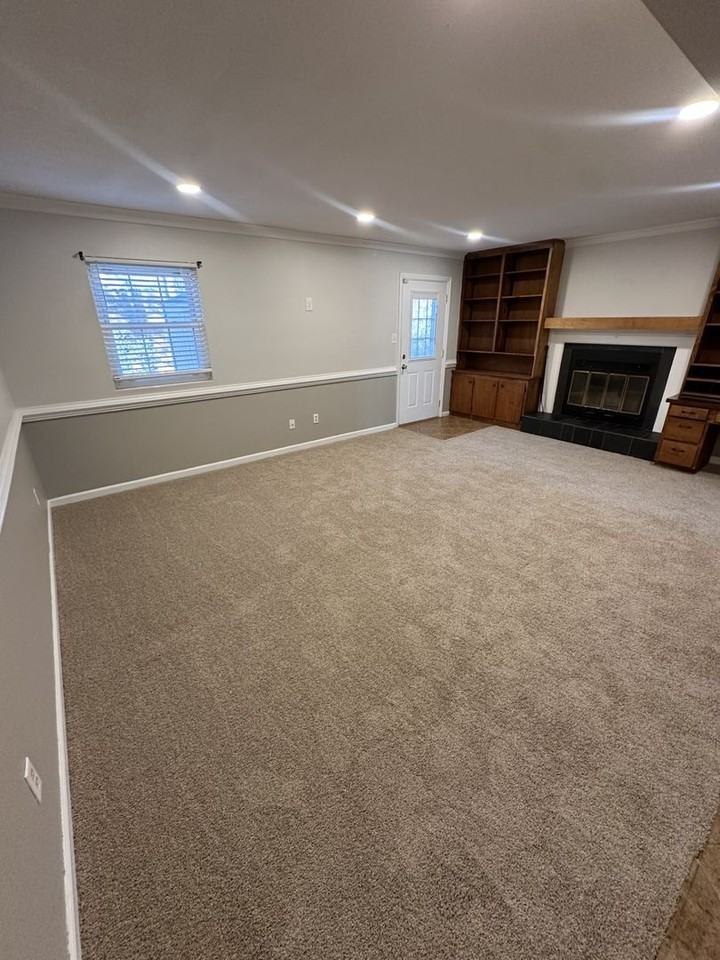 6553 New Market Way - Photo 5 of 16