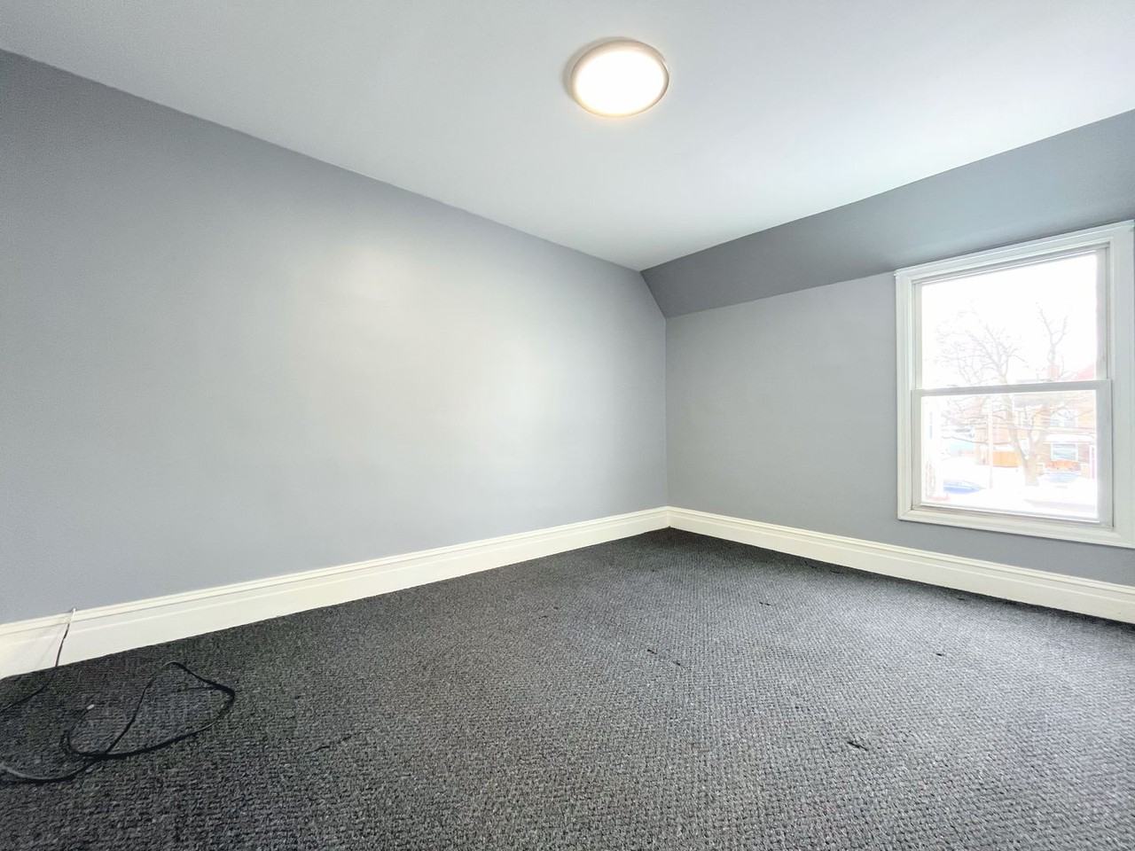 138 1/2 Adam St - Photo 4 of 13