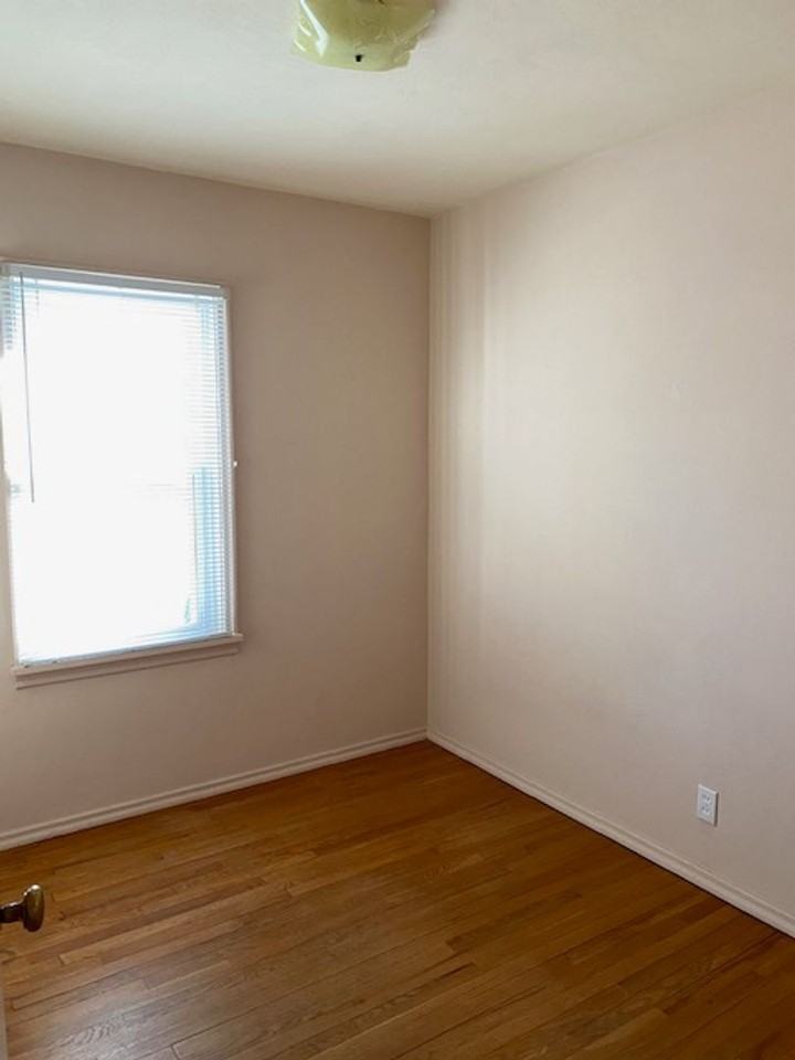 2209 Manley Ave - Photo 3 of 15