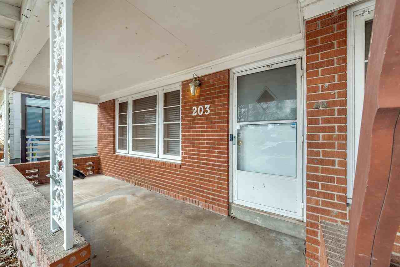 203 Sullivan Dr - Photo 4 of 25