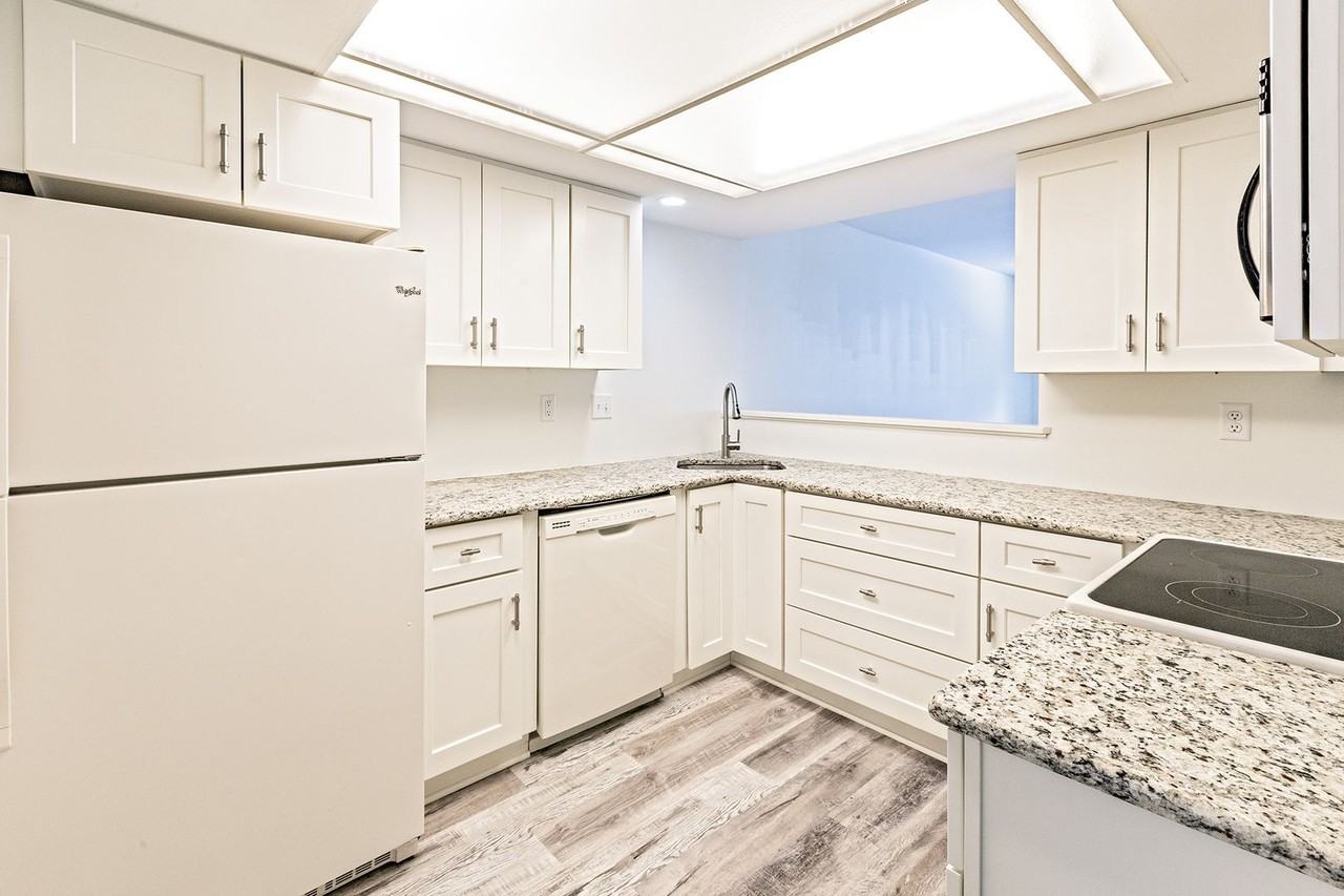 3207 Champions Dr - Photo 2 of 18