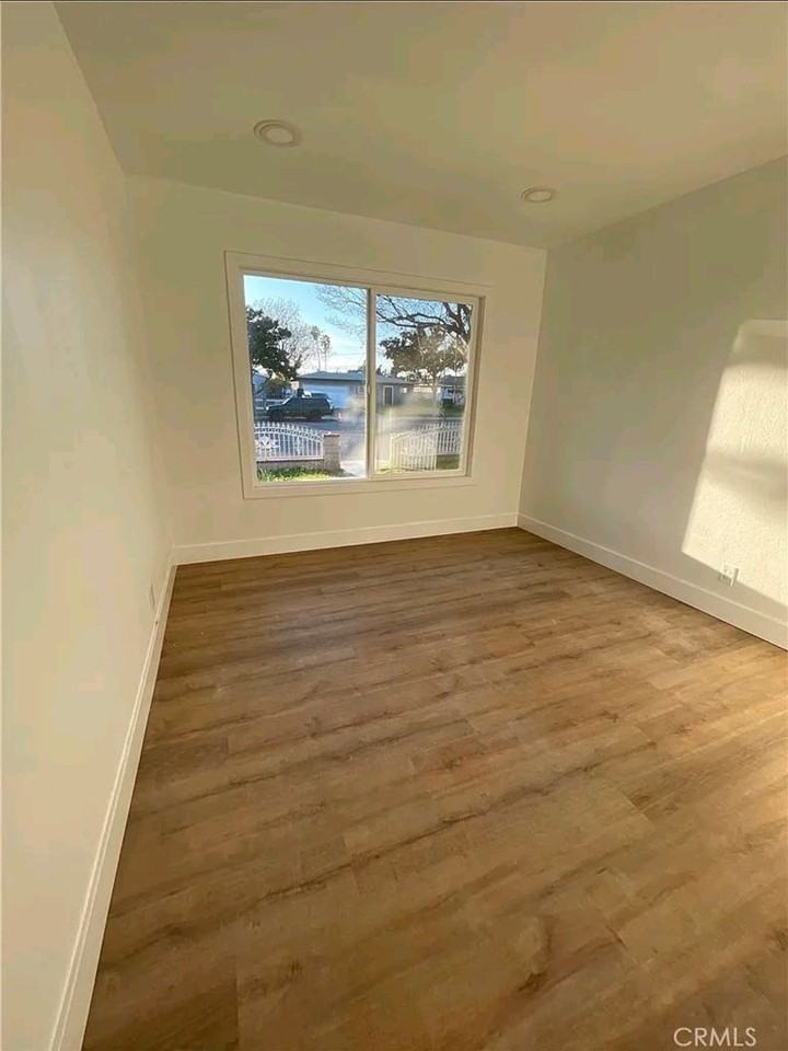 11662 Magnolia St - Photo 6 of 7