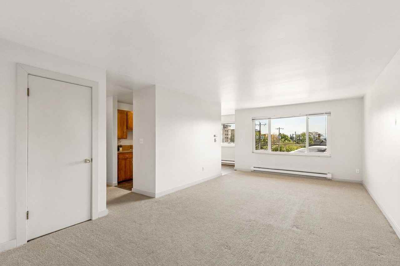 Harbor Town - Photo 3 of 8