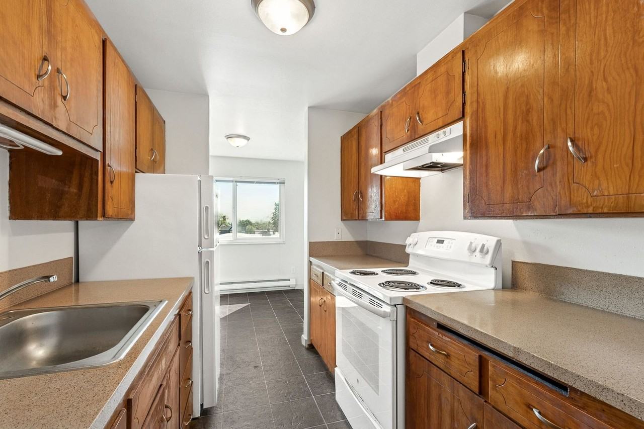 Harbor Town - Photo 5 of 8