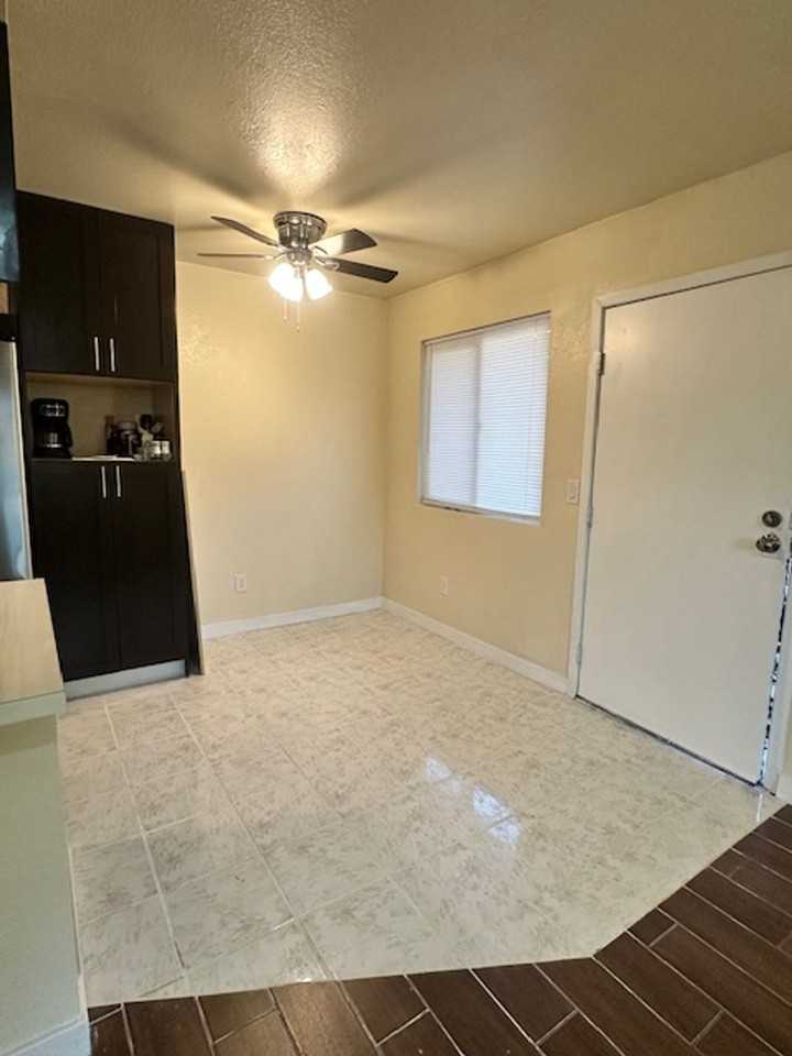 4920 Stanley Ave - Photo 5 of 12