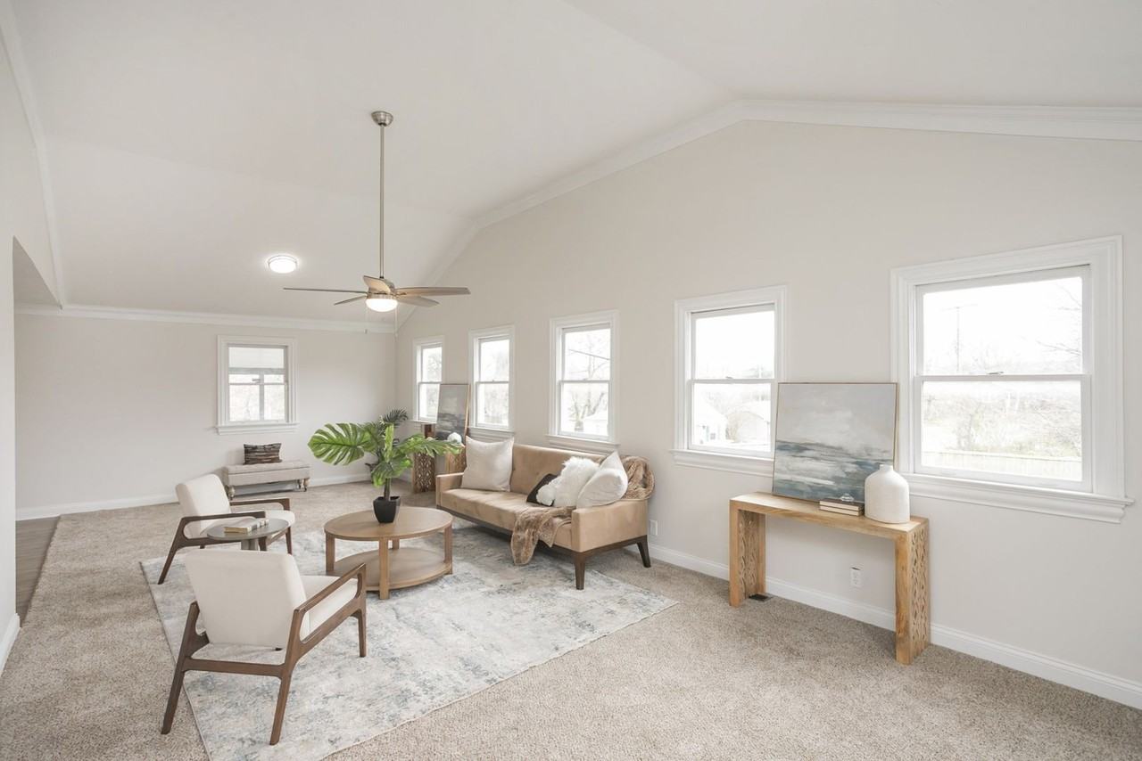 301 Lutie St - Photo 2 of 19