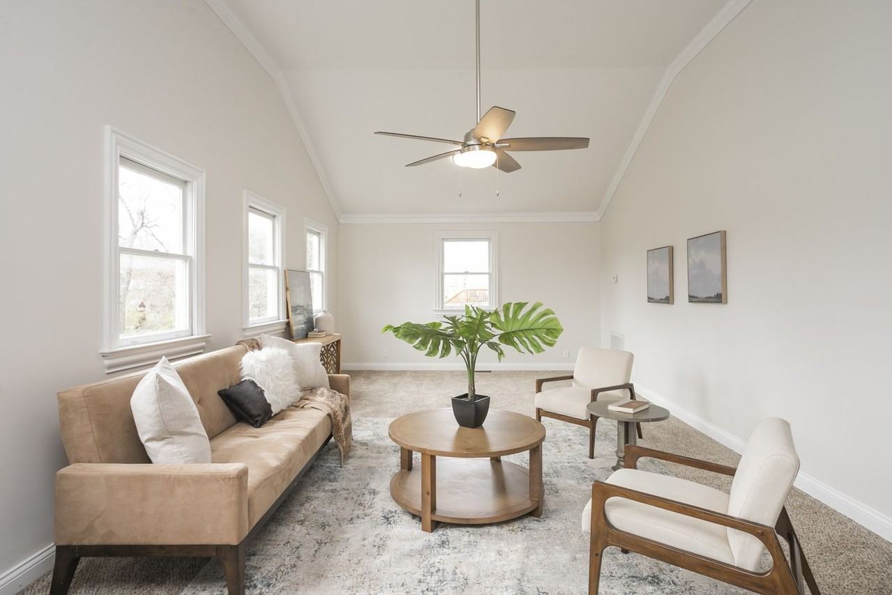 301 Lutie St - Photo 3 of 19