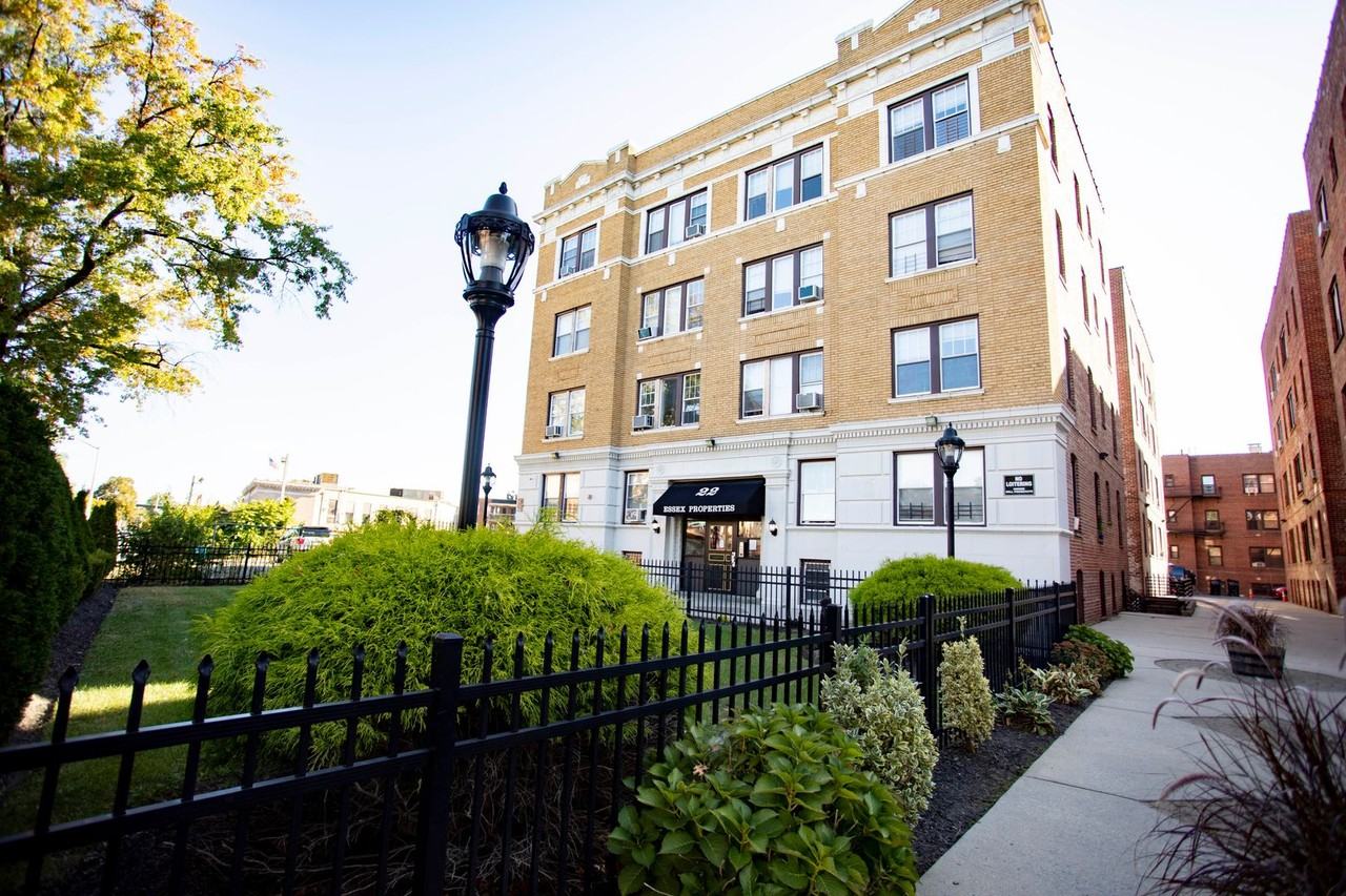 NKB 22-30 MUNN LLC - Photo 4 of 37