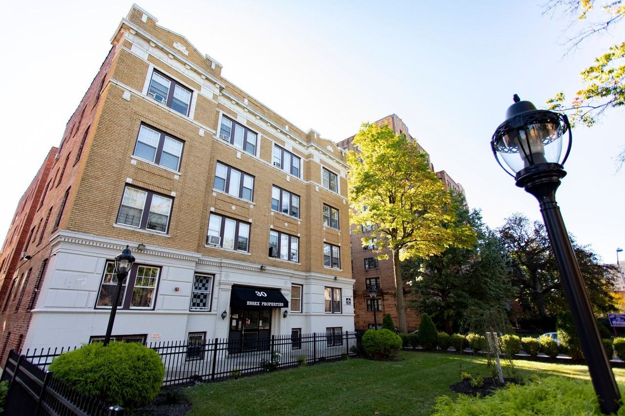 NKB 22-30 MUNN LLC - Photo 5 of 37