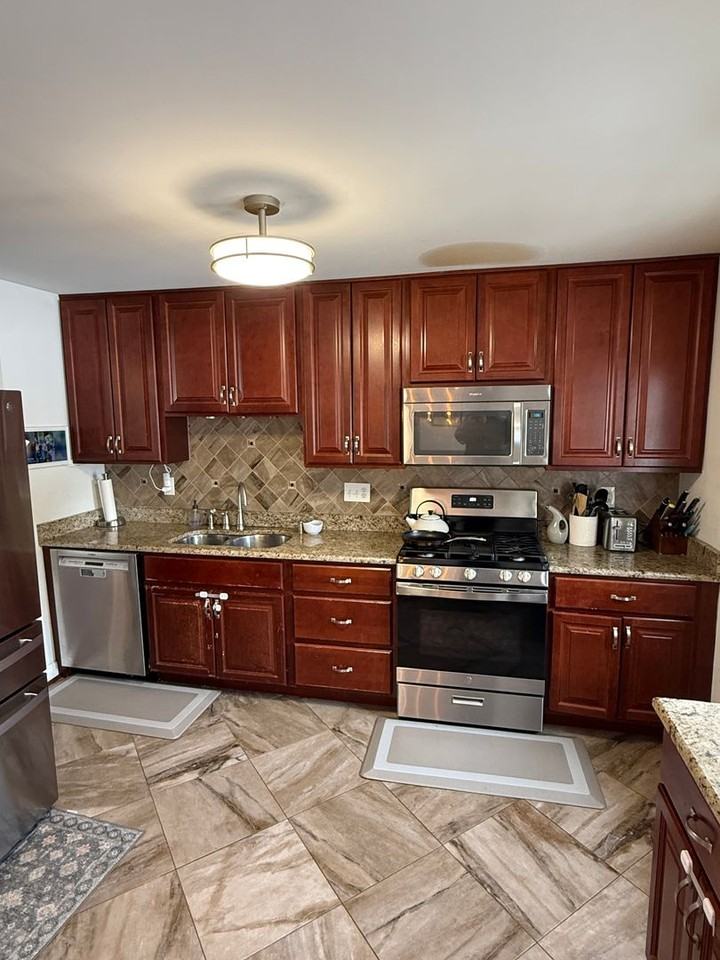 6408 Glasgow Cir - Photo 7 of 30