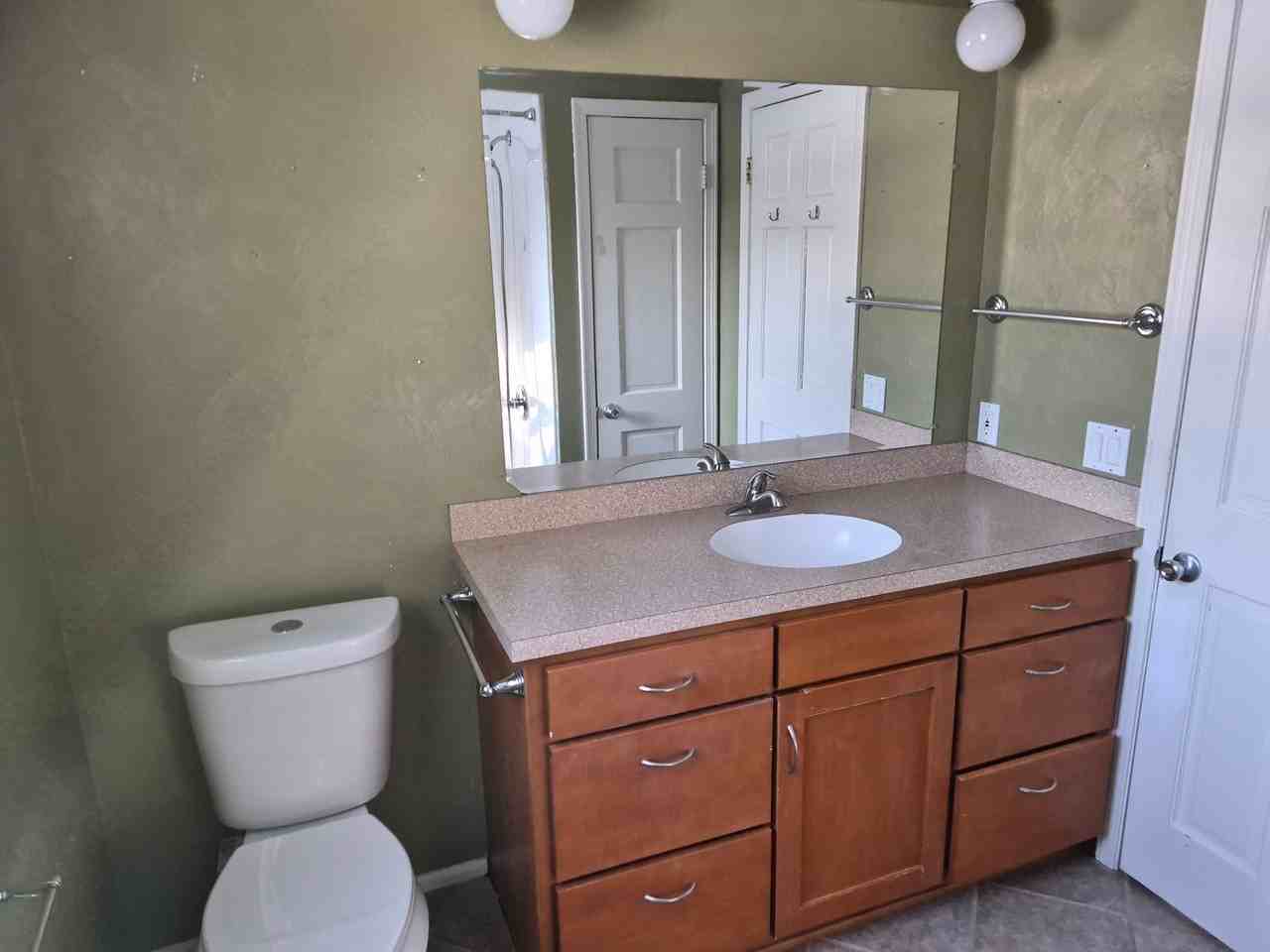 3320 Fuller Ave Se - Photo 5 of 18