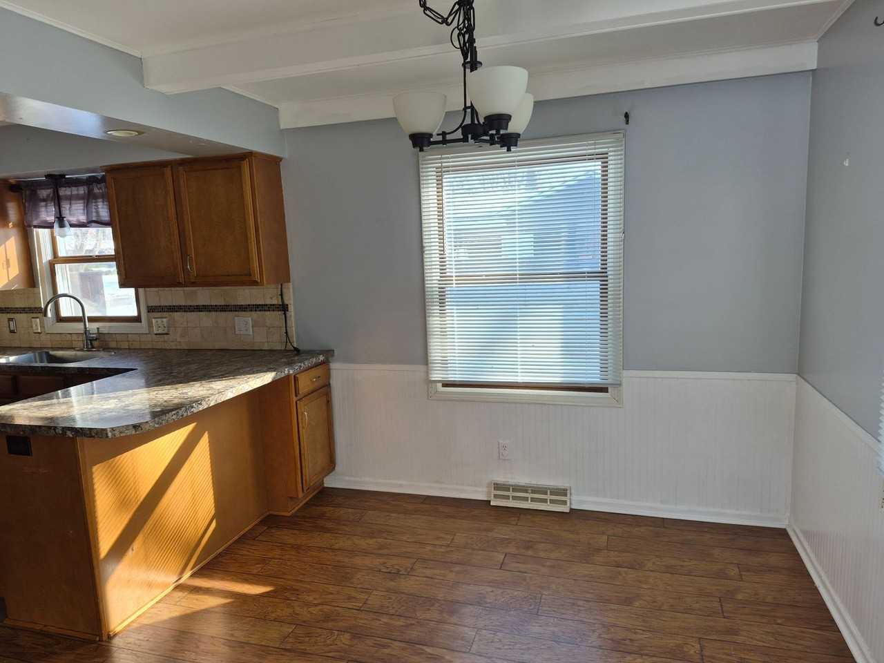 3320 Fuller Ave Se - Photo 7 of 18