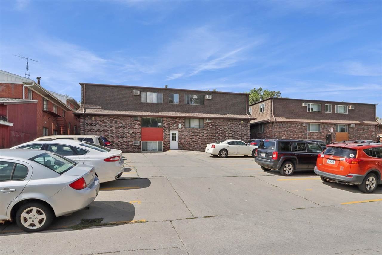 632 S. Dodge Street Apartments - Photo 2 of 22