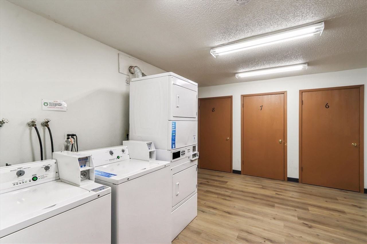 632 S. Dodge Street Apartments - Photo 5 of 22