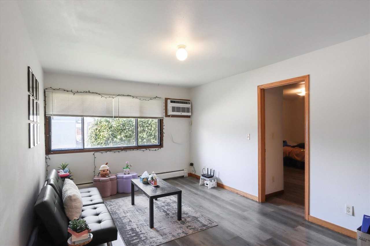 632 S. Dodge Street Apartments - Photo 7 of 22