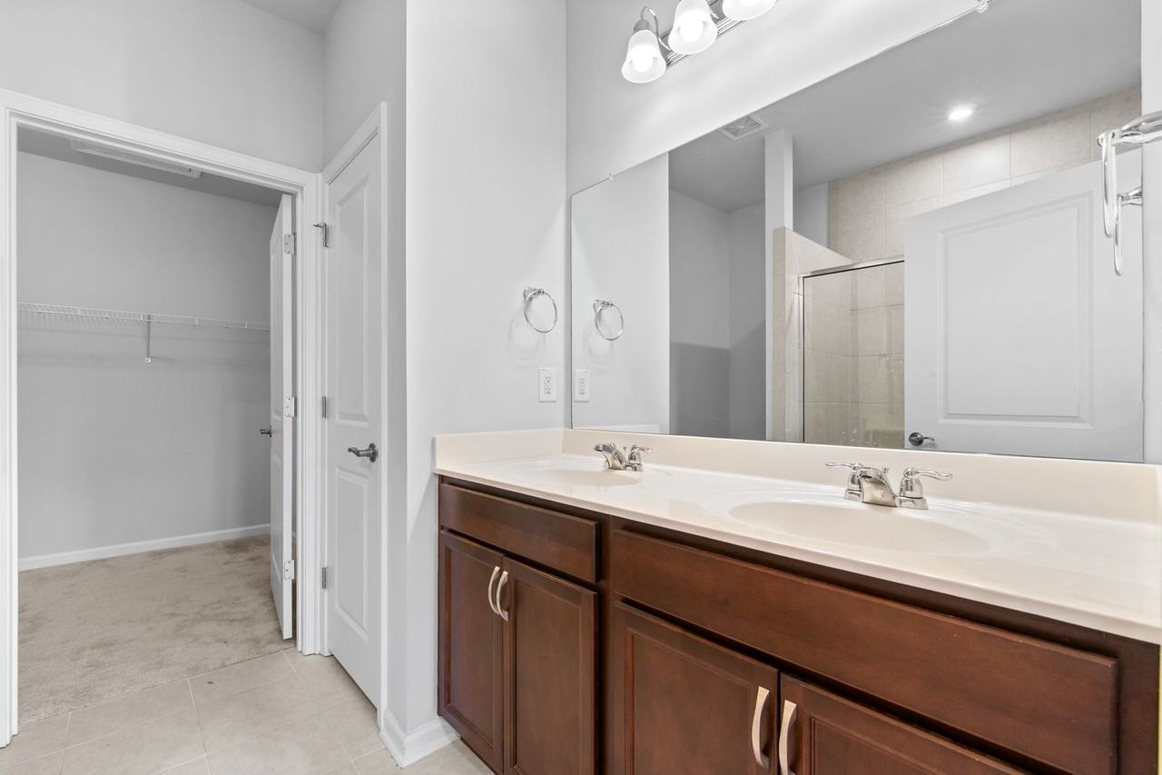 123 Alcovy Ct - Photo 5 of 19