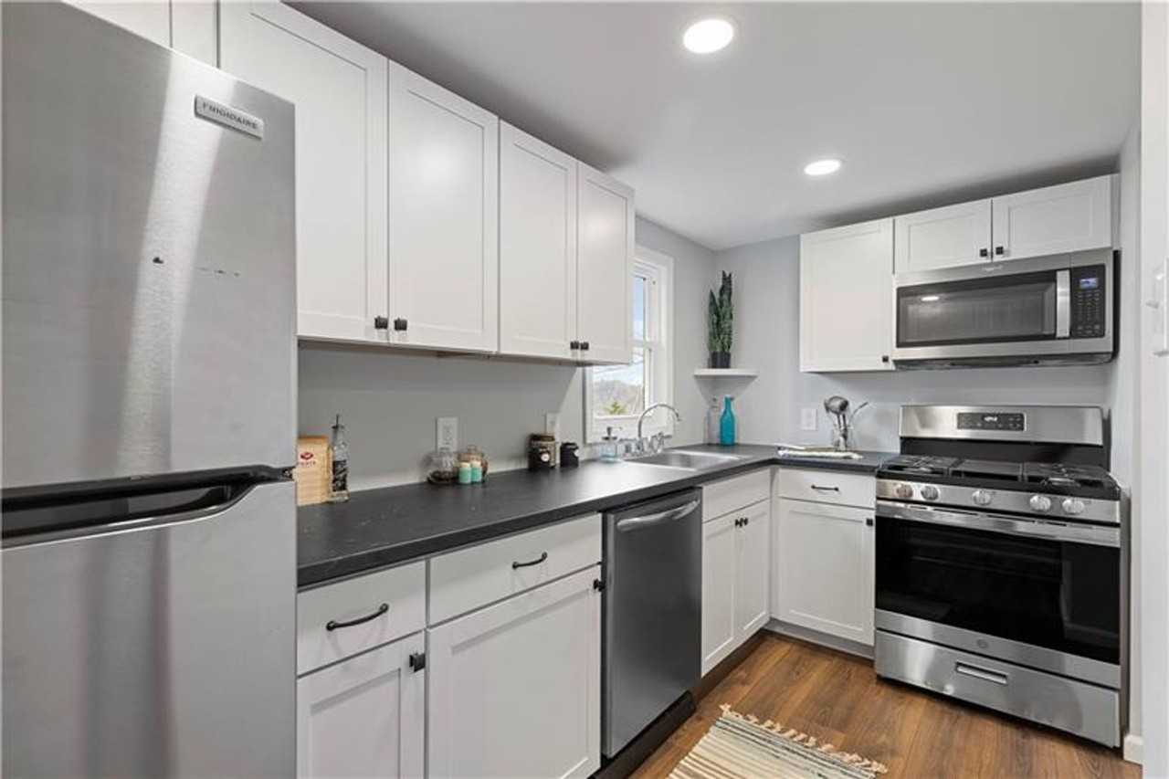 953 Athalia Ave - Photo 5 of 29