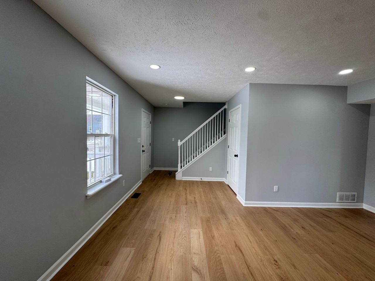 2394 E 39th St - Photo 4 of 23