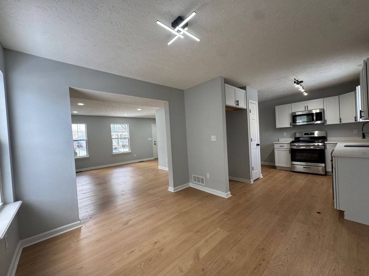 2394 E 39th St - Photo 5 of 23