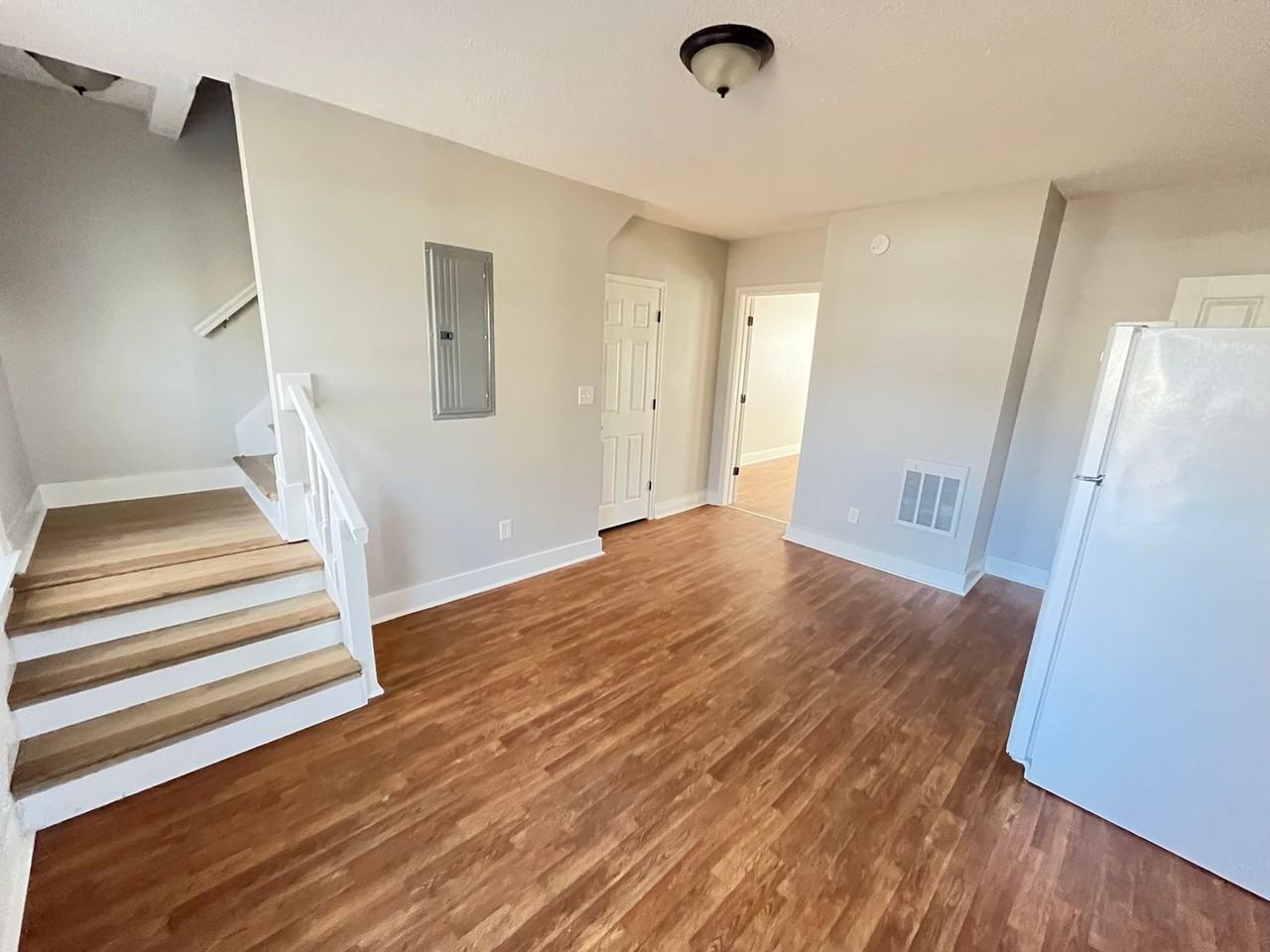 3505 Bradley St Sw - Photo 3 of 15