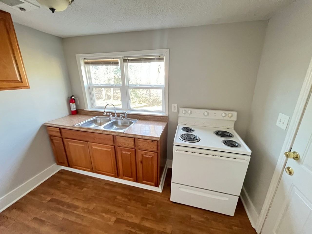 3505 Bradley St Sw - Photo 5 of 15