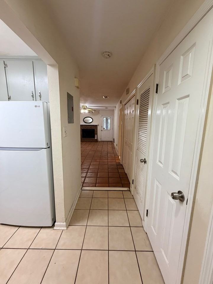 216 Dixie Dr - Photo 2 of 11