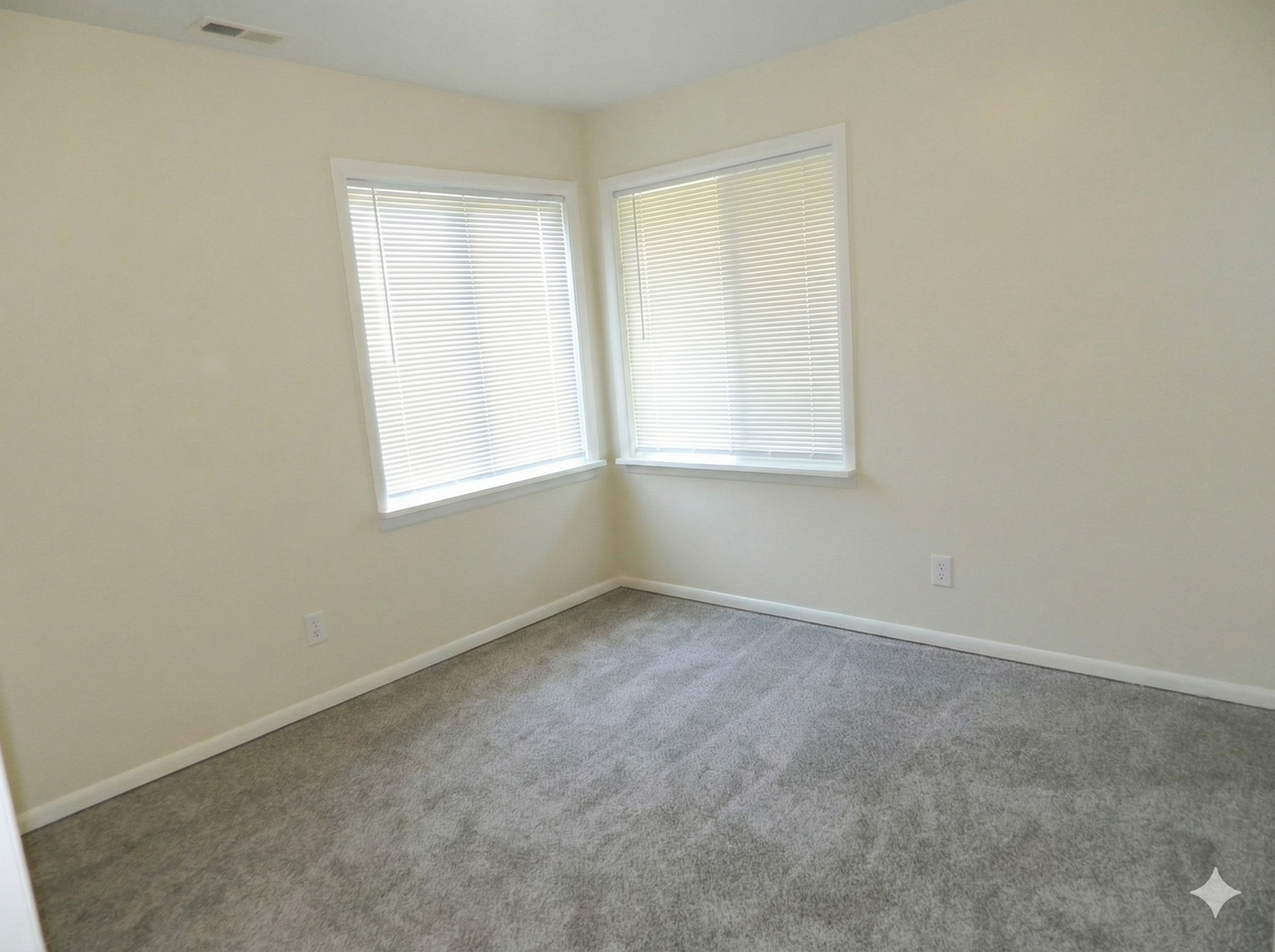 5560 S 316th St - Photo 3 of 14