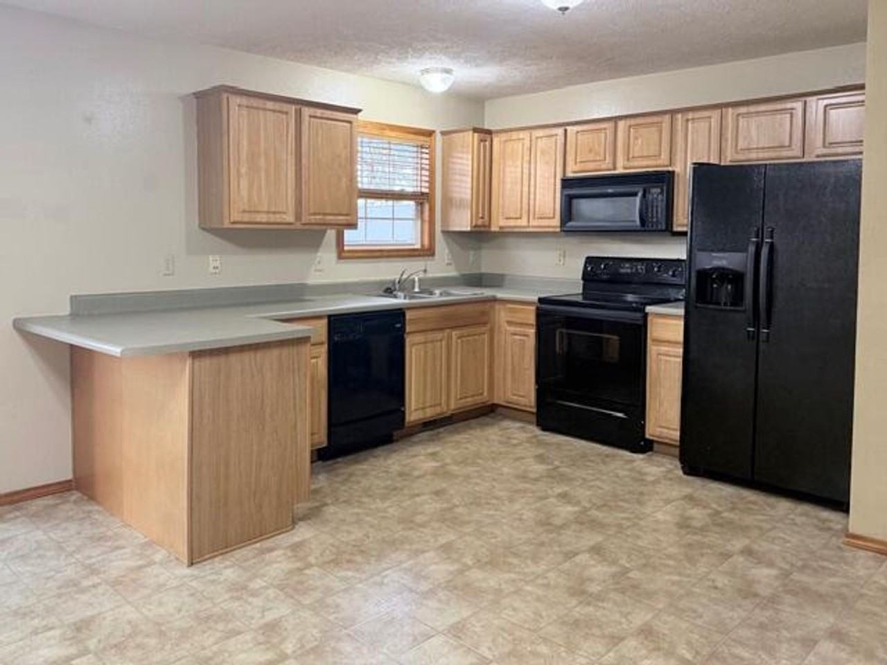 1819 N 25th St - Photo 4 of 8