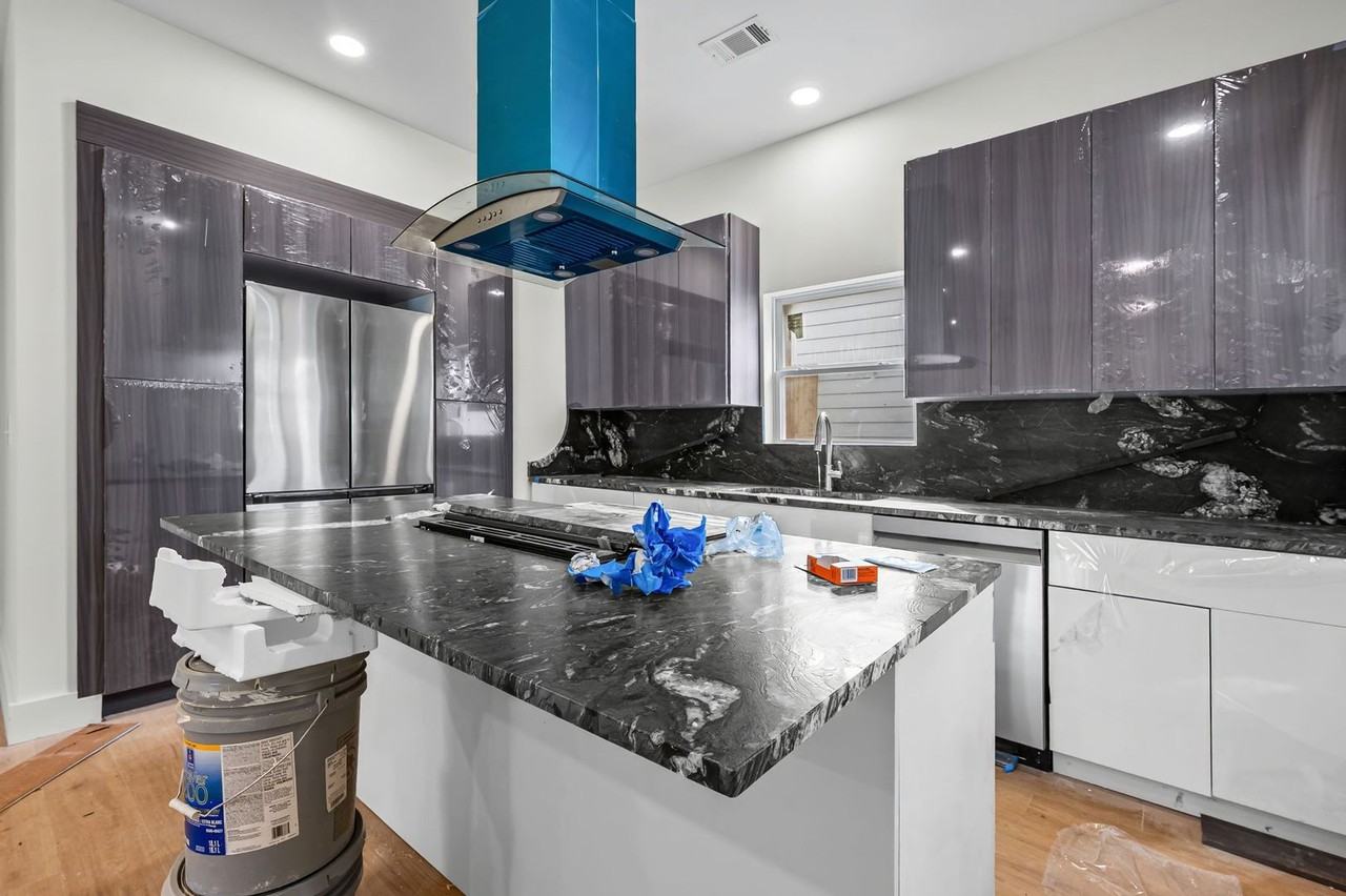 1044 Grant Way Se - Photo 5 of 23