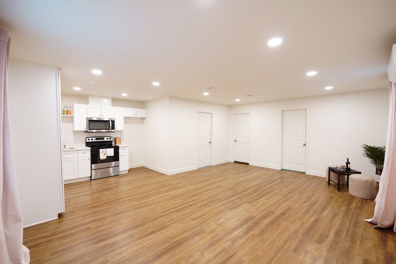 4773 Sierra St - Photo 3 of 17