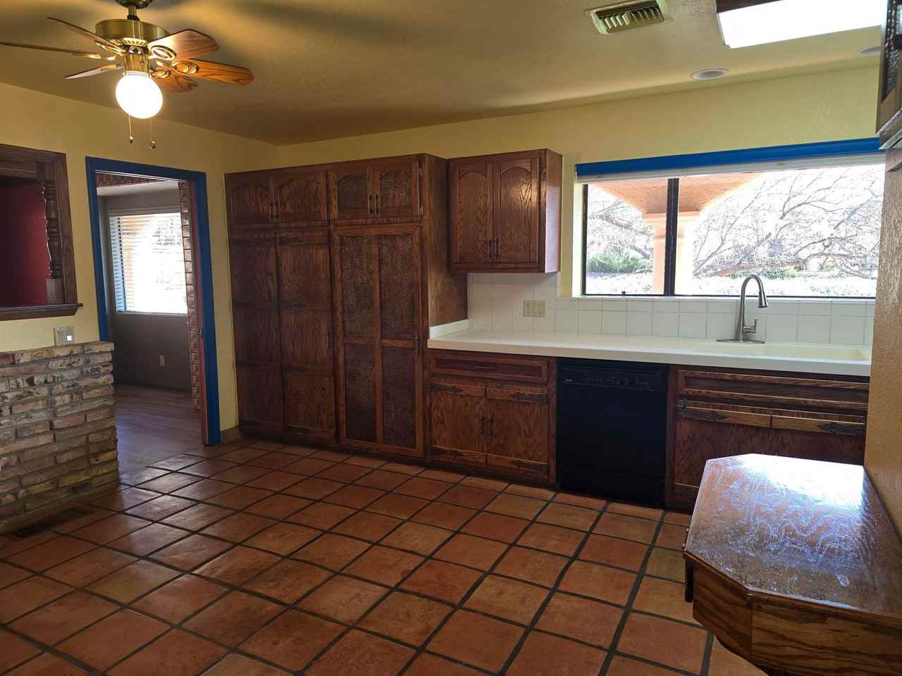 55 Teapot Rock Ave - Photo 7 of 22