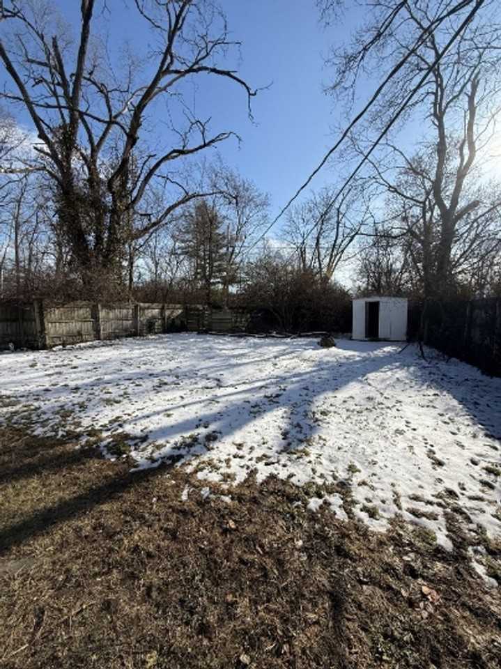 4715 E 33rd St - Photo 4 of 9