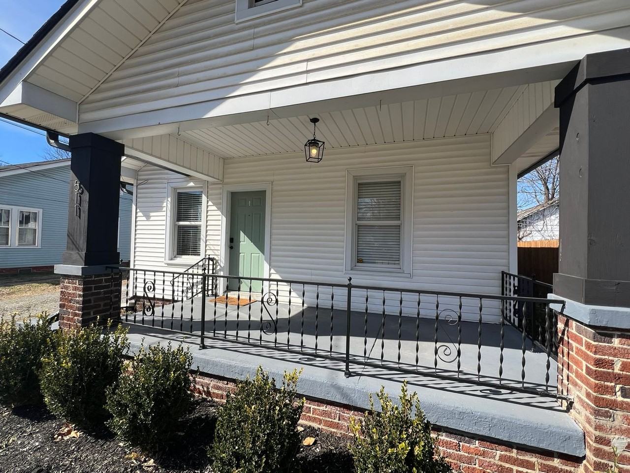 511 N Church St - Photo 4 of 27