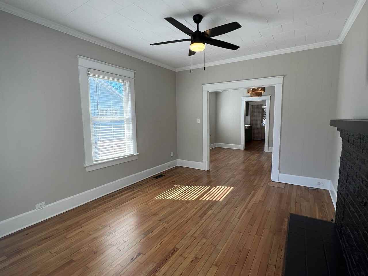 511 N Church St - Photo 6 of 27