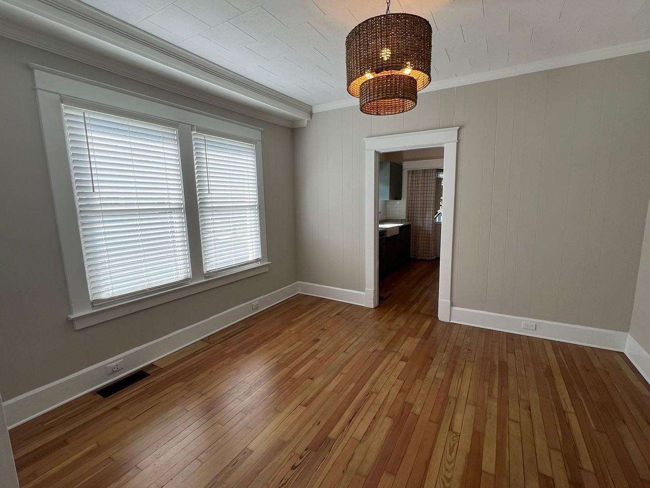 511 N Church St - Photo 7 of 27