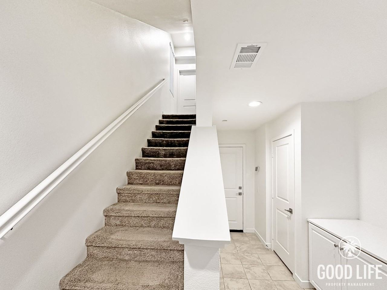 10890 Portsmouth St - Photo 5 of 44