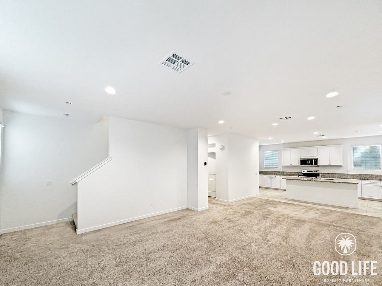 10890 Portsmouth St - Photo 7 of 44