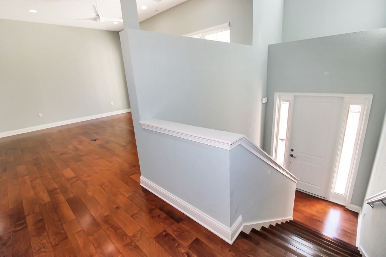 413 Nokomis Ave S - Photo 3 of 23