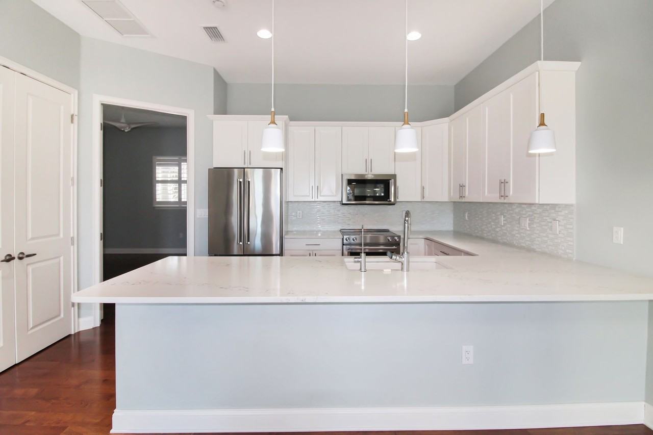 413 Nokomis Ave S - Photo 6 of 23