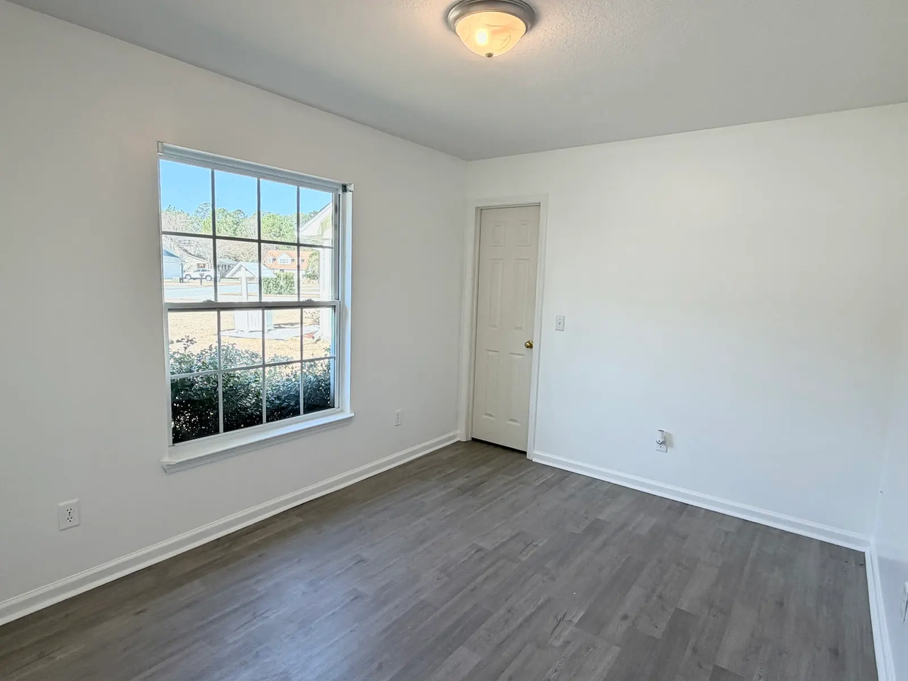 93 Mollies Ct - Photo 3 of 22