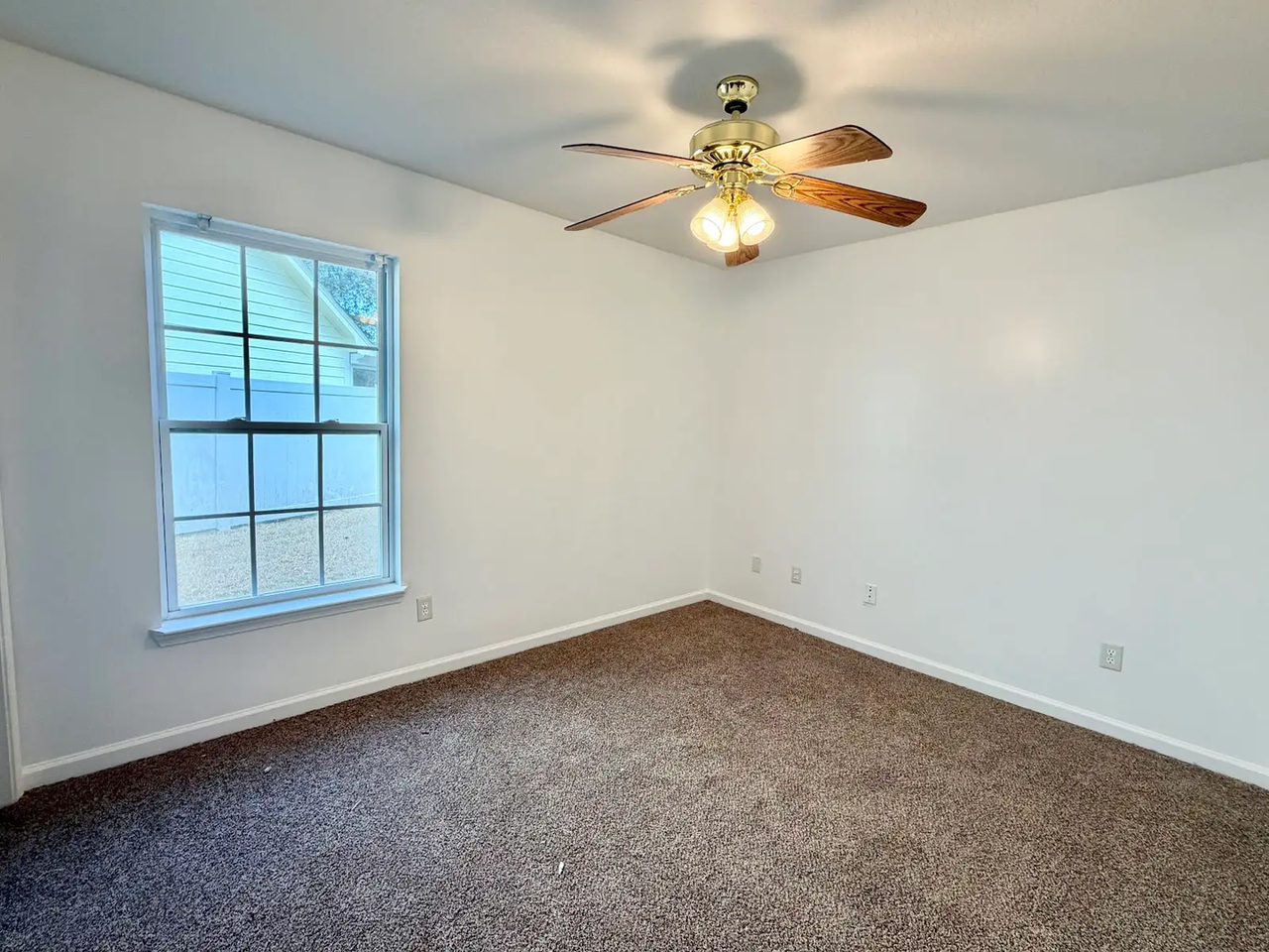 93 Mollies Ct - Photo 5 of 22