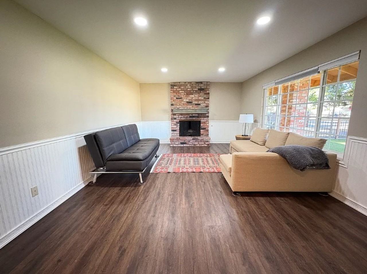 16064 Jersey St - Photo 3 of 26